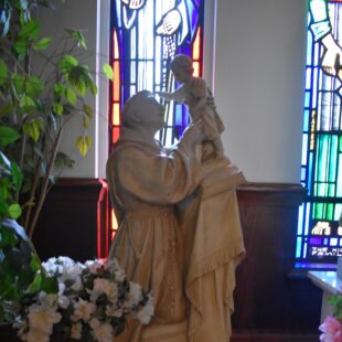 St. Anthony on Kneeler Statue